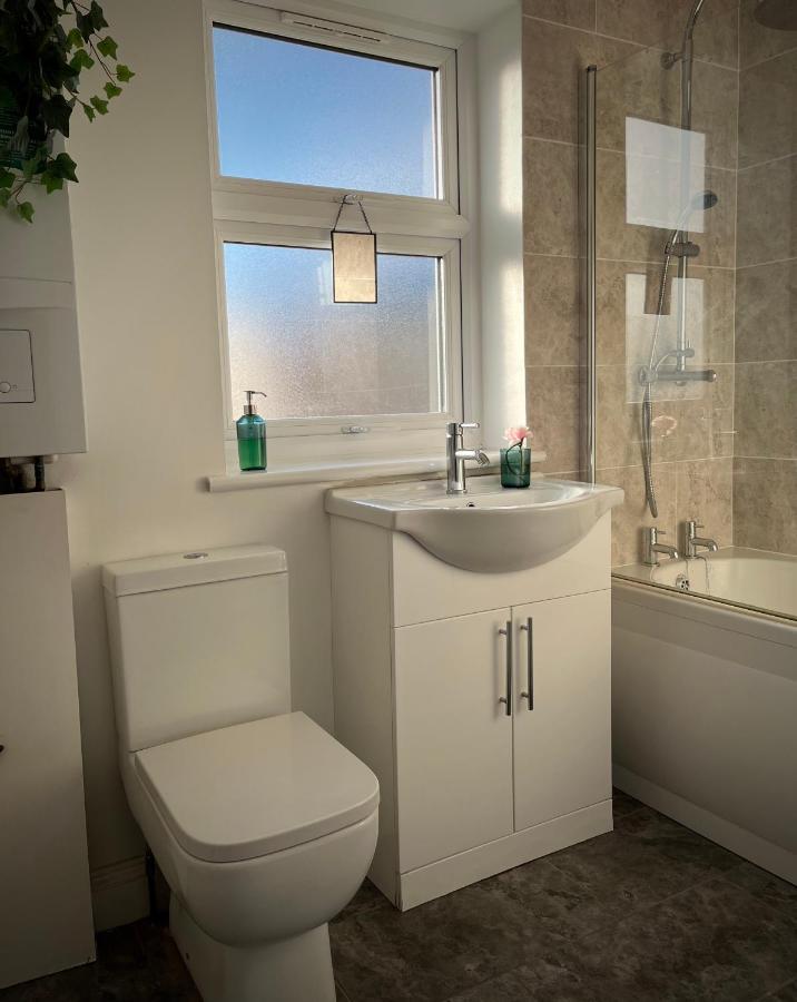 Three Bedroom City Home With Garden Southampton Bagian luar foto