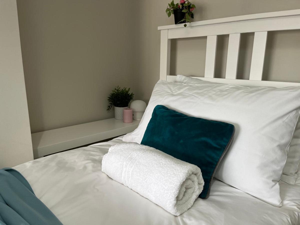 Three Bedroom City Home With Garden Southampton Bagian luar foto
