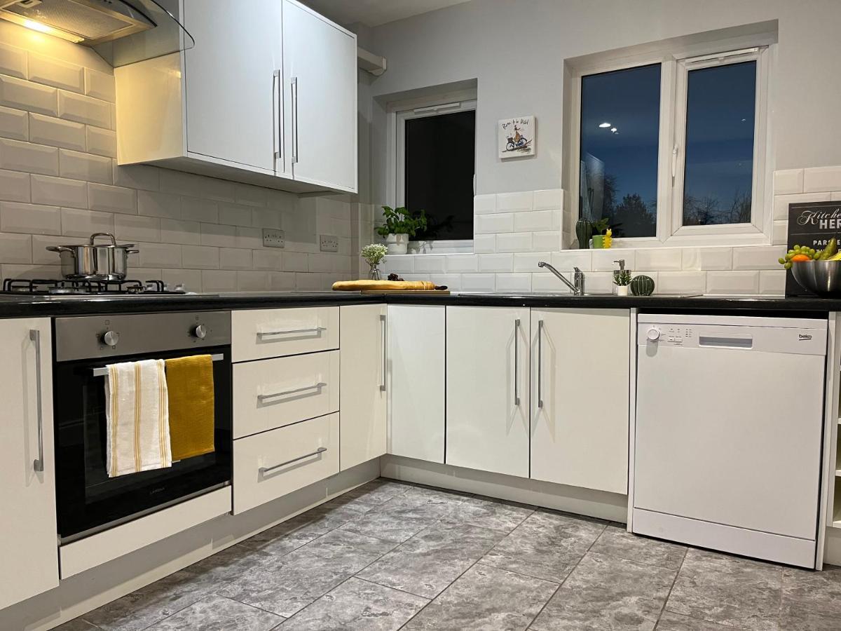 Three Bedroom City Home With Garden Southampton Bagian luar foto
