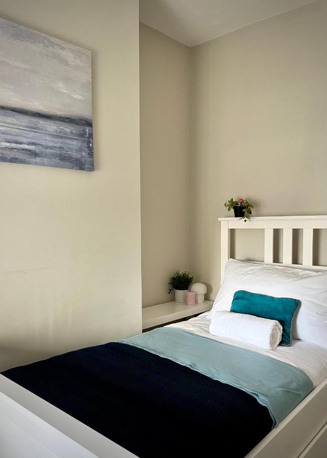 Three Bedroom City Home With Garden Southampton Bagian luar foto